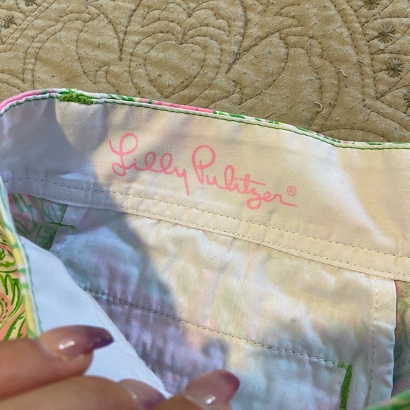 Lilly Pulitzer Size 0 Walsh Short - Picture 4 of 5